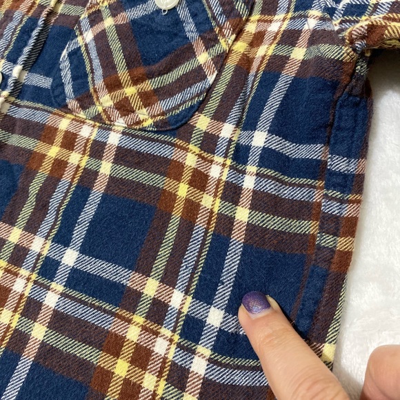 UNIQLO Boys’ Plaid Long-sleeve Button Up Shirt - Picture 8 of 10
